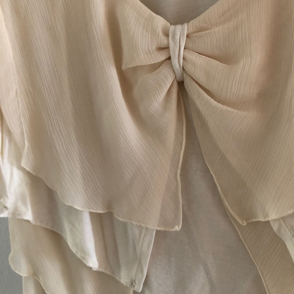 Beautiful chic top - Picture 2 of 2